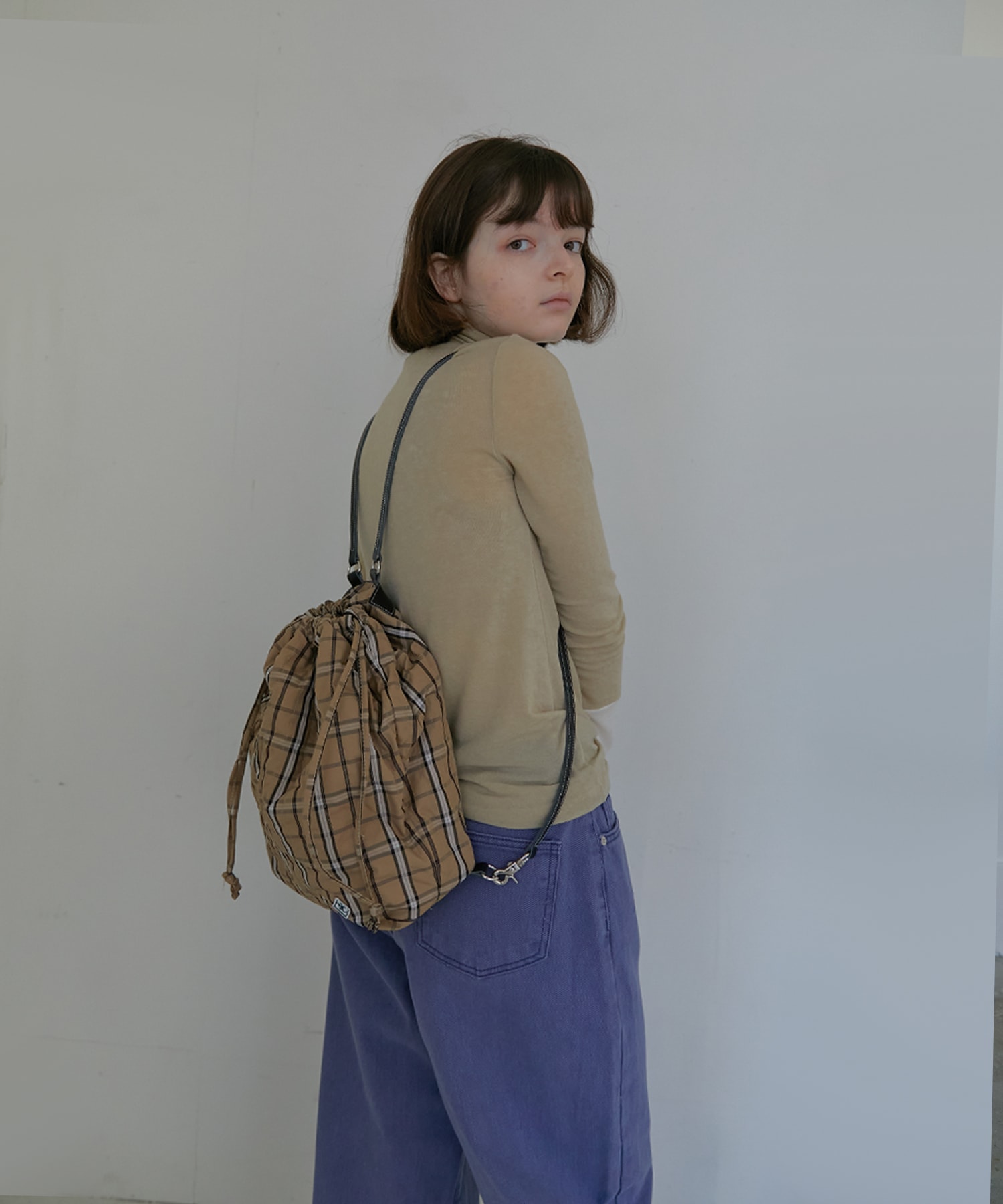 コンテンツなし 23.レターストリングバケットバッグ _ ベージュ 19,155円