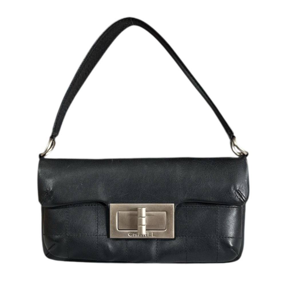 シャネル チョコバー 2.55 ショルダーバッグ レザー ブラック CHANEL 中古