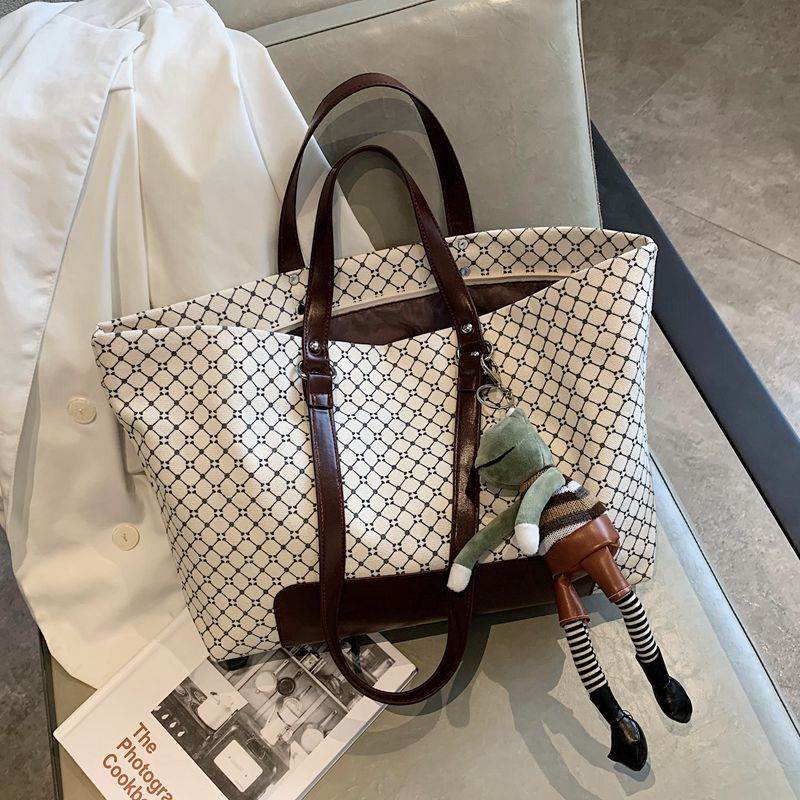 トートバッグ レディース バッグ キャンバス 肩掛け チェック柄 大きめ スクエア型 大容量収納 マチ広 レザー ベルト 装飾 柔らかい 使いやすい 大人女子 大人かわいい カジュアル 大人可愛い 韓