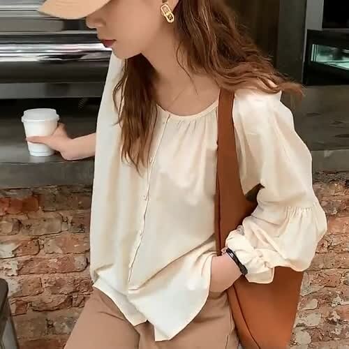 パフスリーブ　ギャザーラウンドネックシャツ　　コリアン風　ゆったり　気品　カジュアルウェア 今っぽよ