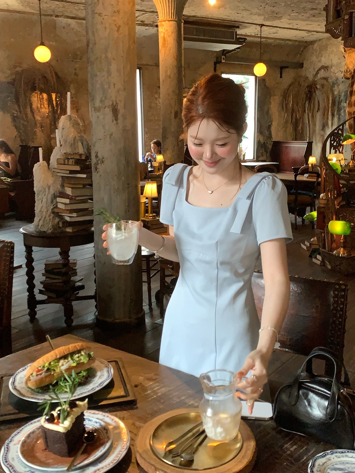 韓国版 気質 半袖 角領 ワンピース 女 腰をすぼめる やせて見える 夏 ミディアム