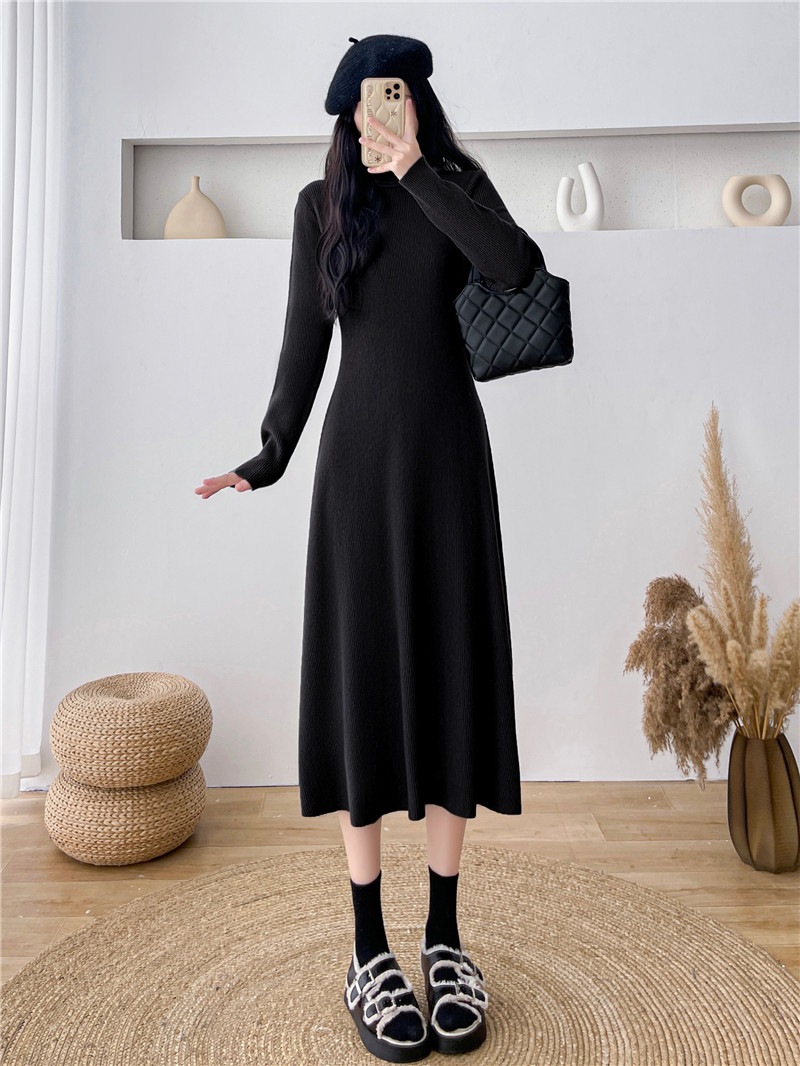 黒のハイネックニットワンピース女性秋と冬の気質ウエスト膝丈ドレスの内側のジャンパースカート