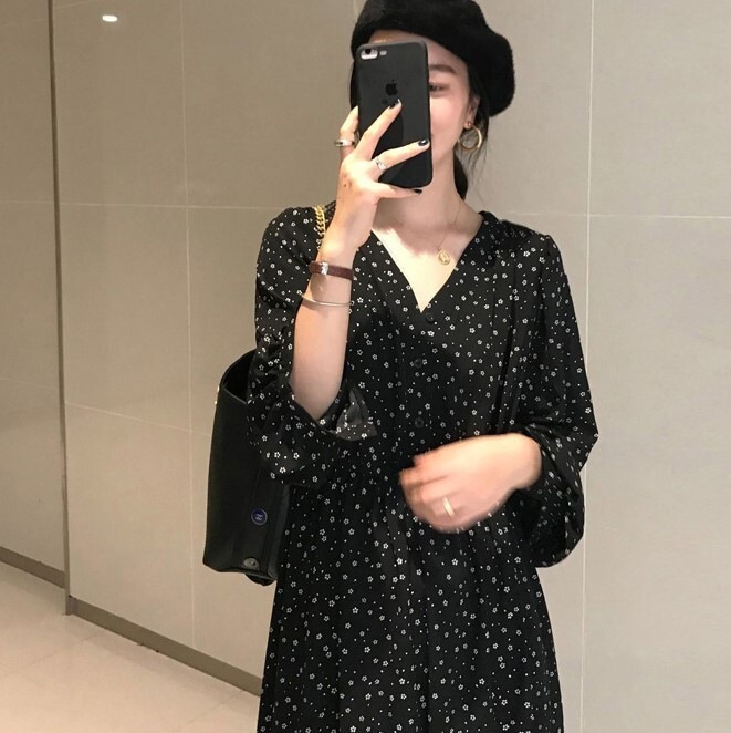 花柄ワンピース ブラック ワンピース スリム 細身 ストレート スマート かわいい きれいめ