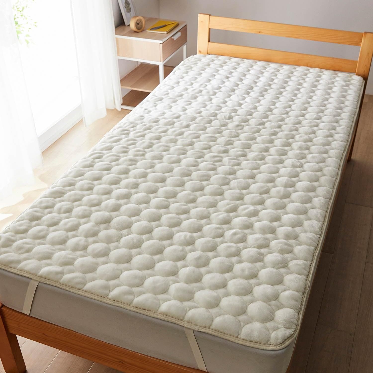 [ベルメゾン] 敷きパッド 洗える リバーシブル あったか なめらかな ベッドパッド・敷きパッド アイボリー ダブル