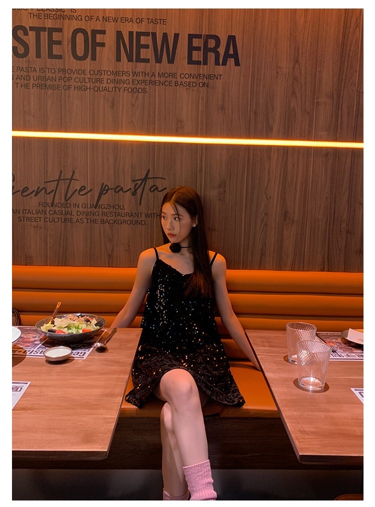 INSスタイル 2023秋 セクシー ギャザリング キャミワンピース スリム ミニスカート スパンコール 宴会場 結婚式