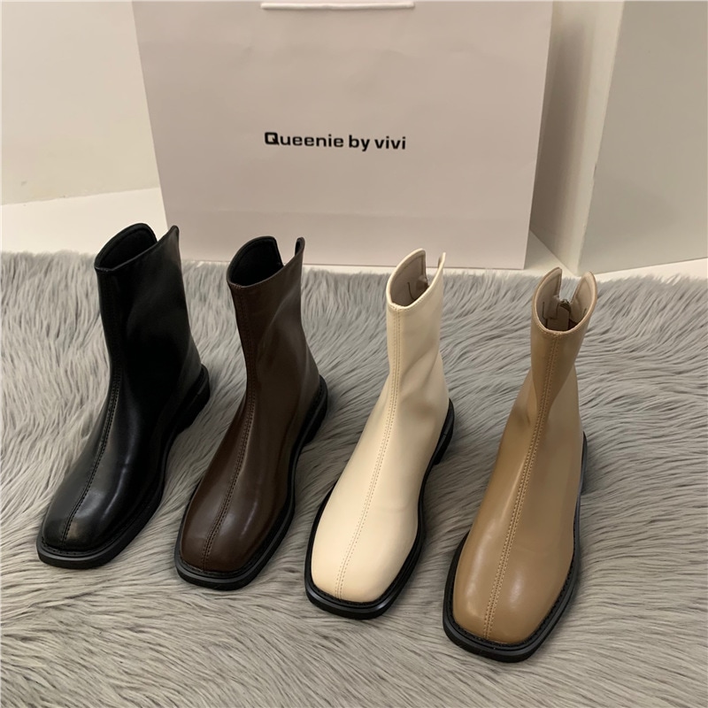 11 濃厚な溶けたフレンチヌードブーツ薄いショートブーツ女性靴2024新しい秋と冬に加えてベルベットスクエアトゥホワイトマーティンブーツ