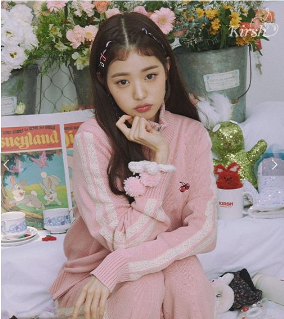 [KIRSH]IVE チャンウォンヨン 着用 スモール チェリー ニット ジップアップ [ピンク] KKQWCCD502M