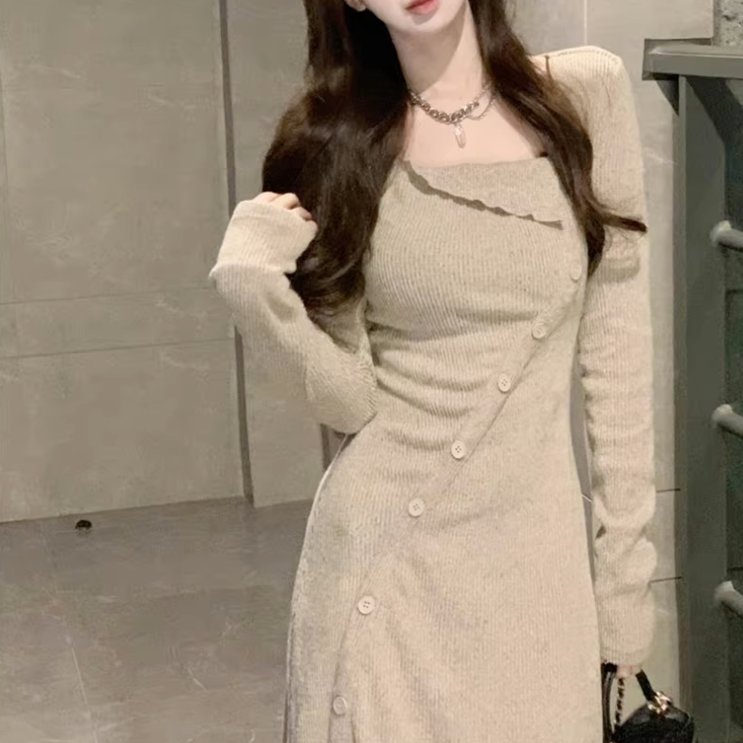 ワンピース フレアワンピース ロング ロング丈 長袖 スクエアネック スリム タイト 細身 アシンメトリー 切り替えデザイン スリット サイドスリット ハイウエスト ニット おしゃれ お洒落 大人女子