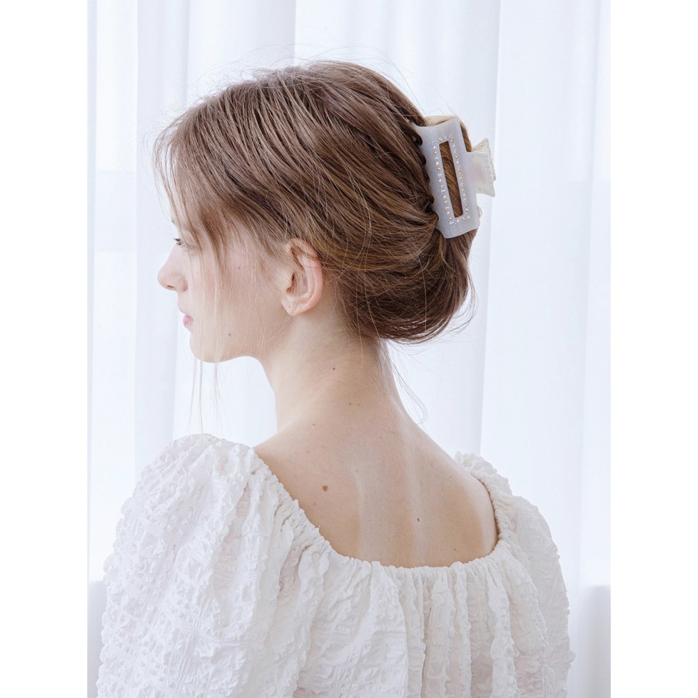 Jean Paul Clarisse ラインクリスタルスクエアトングピン DESA037 2