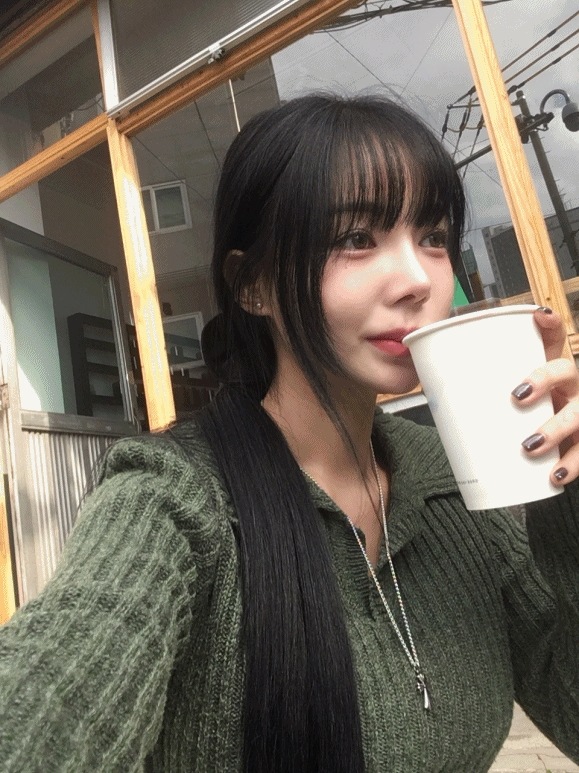 [厚手/フィット保障アイテム!!] ウール配合 カラネック 骨 リブ スリムな腰のくびれた セミクロップ ニット