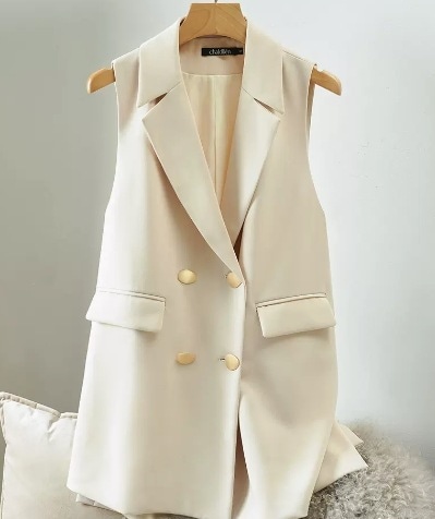 アウター デート モテアイテム ベスト レイヤード 可愛い きれいめ 上品 おしゃれ かっこいい 可愛い ラブリー キュート ガーリー クール モード系 セクシー エレガント 存在感