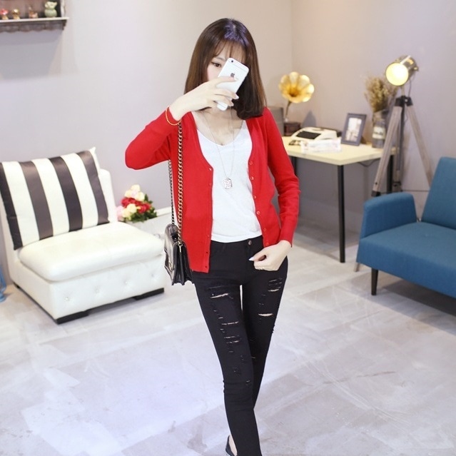 レディース トップス カーディガン 羽織 前開き ショート 長袖 Vネック 襟なし スリム 細身 フェミニン ボタン 薄手 大人可愛い きれいめ シンプル カジュアル 上品 おしゃれ こなれ感 ラフ