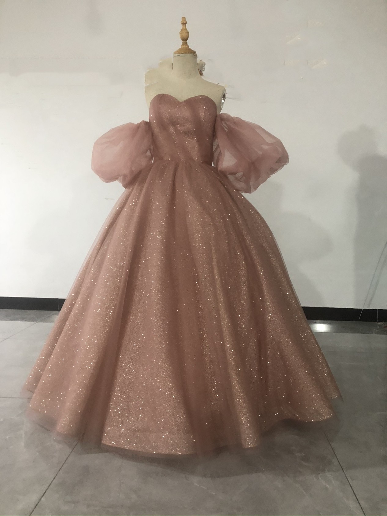 おしゃれ上級者に人気！ カラードレス ソフィア ソフトチュール ふわふわ袖 前撮り 結婚式 40,980円