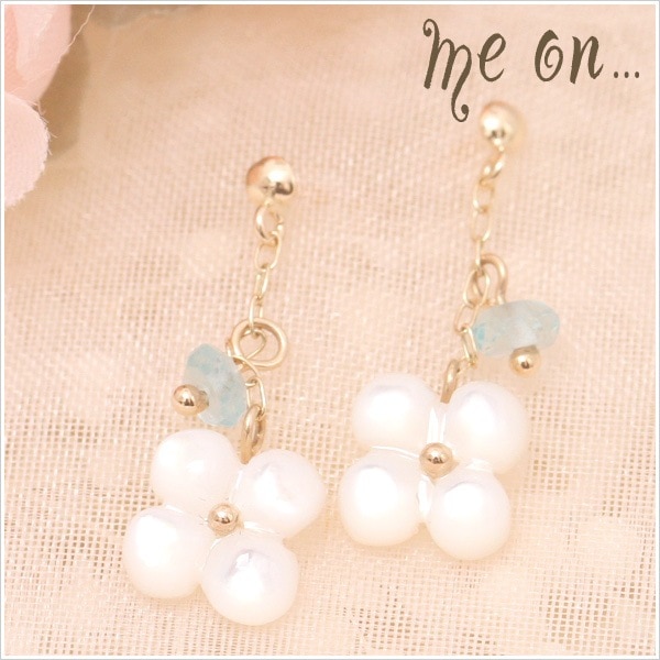 me on... K10YG アパタイト お花 白蝶貝 揺れる ピアス 発送目安２-３週間