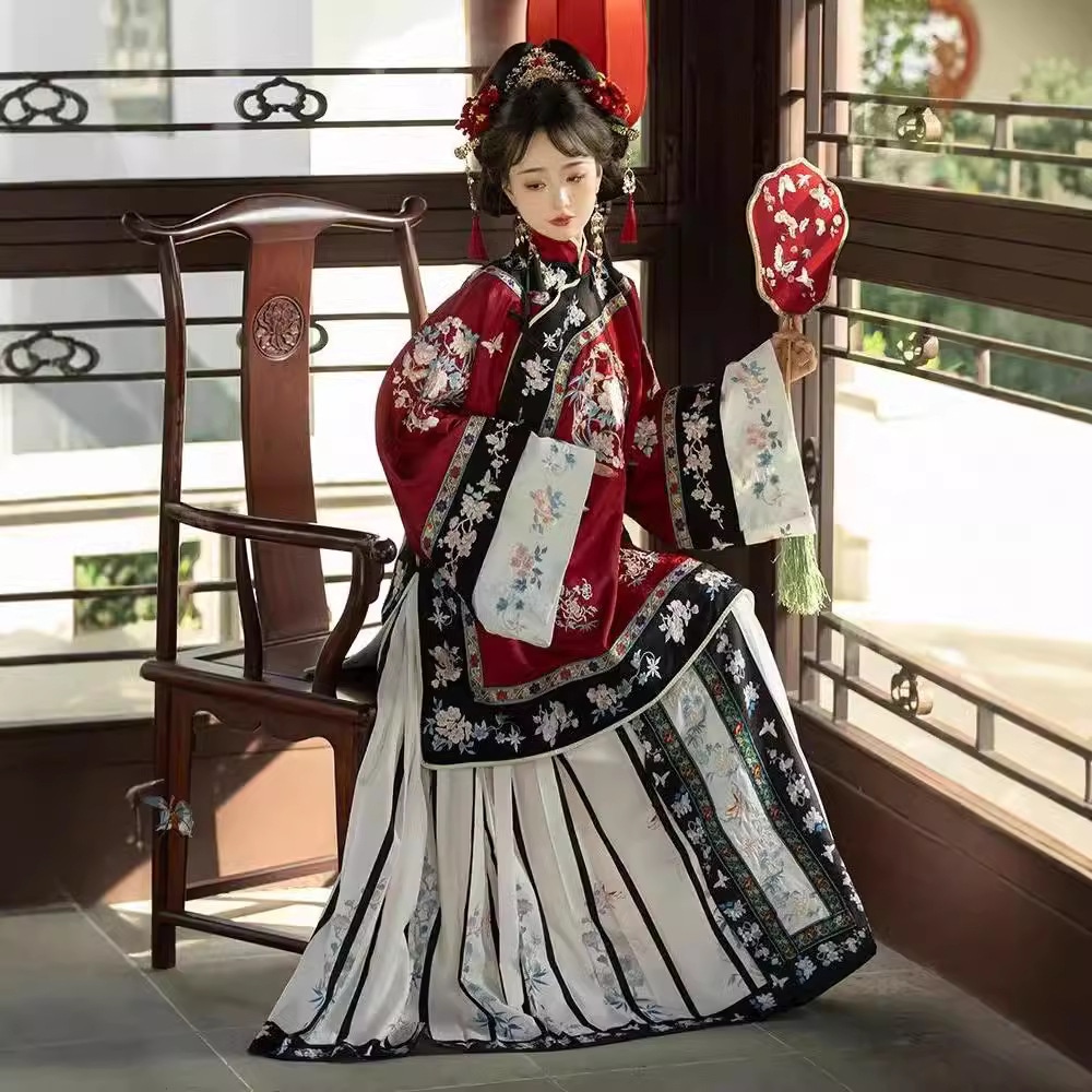 清朝漢服女性斜め襟スタンドカラー二色重刺繍馬顔スカート清朝服スーツ秋新作フルセット