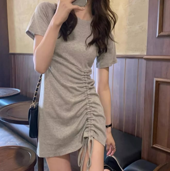レディース ワンピース プルオーバー ストレート ミニ 膝上 半袖 ラウンドネック タイト スリム 細身 ストレート Iライン フェミニン タック リボン 伸縮性 綿 コットン 大人可愛い きれいめ