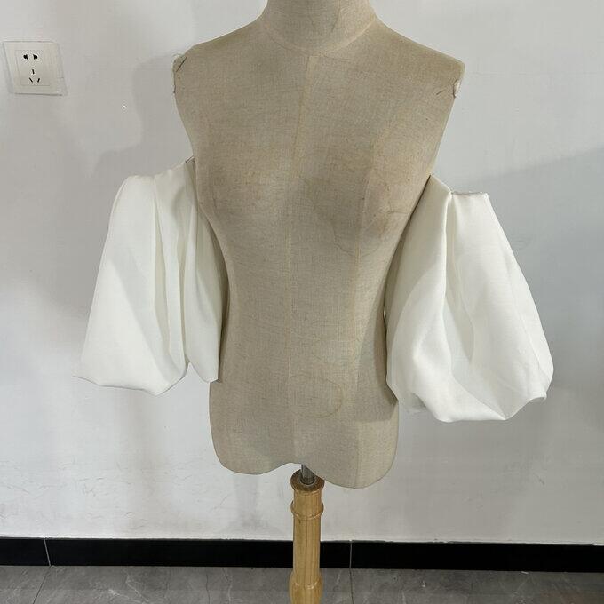 取り外し袖 ホワイト ショルダーの付け袖 三角形パフスリーブ　ドレスアレンジ ウエディング お色直し　クレープ