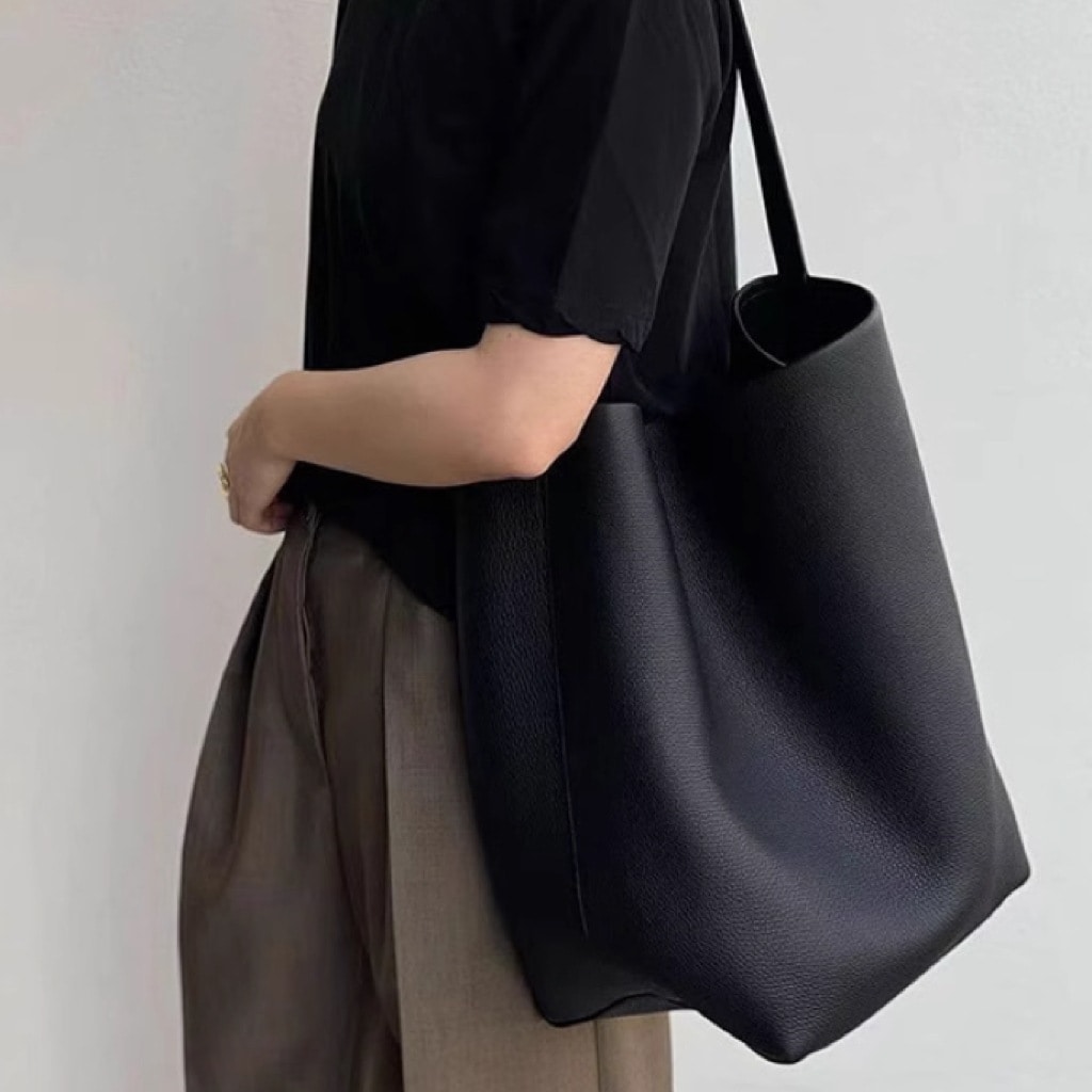 バッグ カバン ハンドバッグ 斜めがけ 手持ち ドラムバッグ 大容量 多収納 多機能 便利 軽量 自立 ラウンド かわいい 大人可愛い きれいめ シンプル 上品 お洒落 こなれ感 主役級 存在感