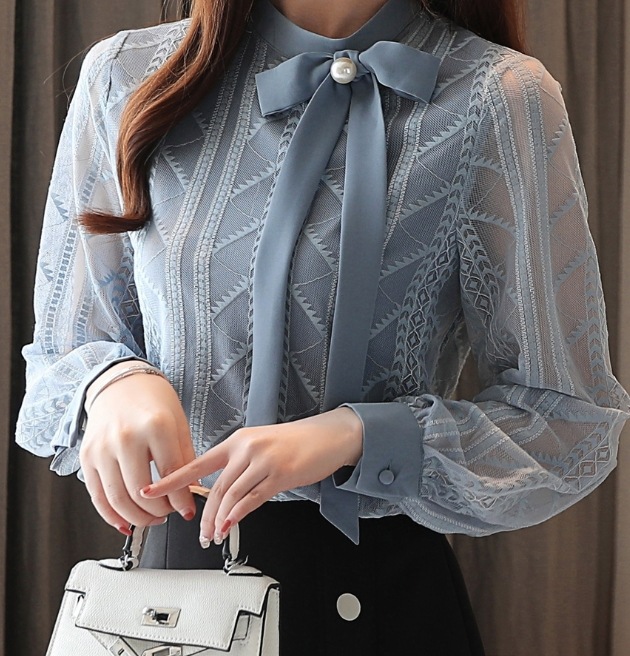 上品 トップス デート レース シャツ ブラウス 袖あり 長袖 襟付き ハイネック ストレート 刺繍 リボン 透け感 シースルー 薄手 かわいい 可愛い きれいめ 上品 おしゃれ お洒落