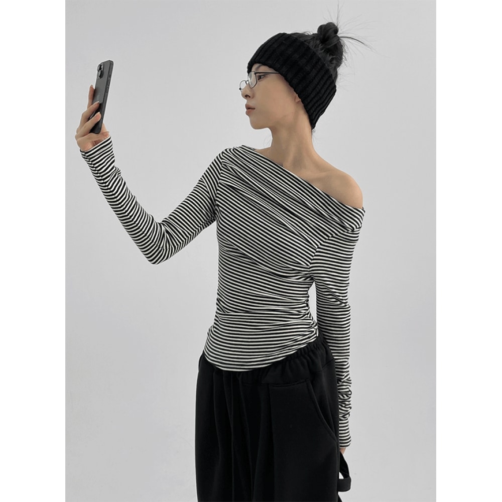 ブラックアップメリッションピーチ起毛ストライプオフショルダーロングスリーブ T シャツ