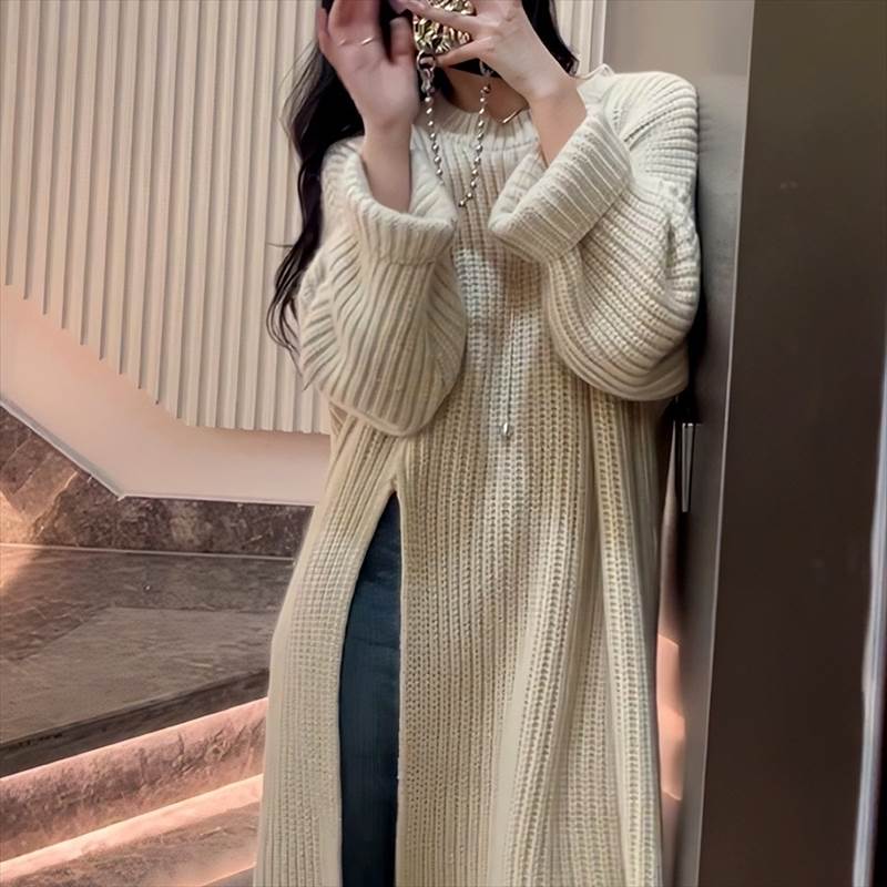 トップス セーター ニットセーター レディース 長袖 ラウンドネック ボリューム袖 プルオーバー ロング丈 スリット かわいい 大人可愛い きれいめ シンプル 上品 おしゃれ かっこいい カジュアル