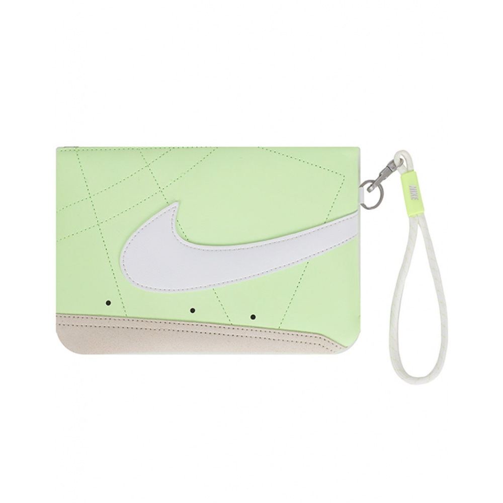 ナイキアイコンブレザーリストレットクラッチバッグ