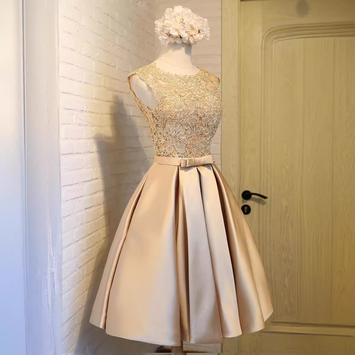 ドレスショートゴールデンバンケットドレスエンゲージメントホストレーススリムドレス女性花嫁介添人ドレス