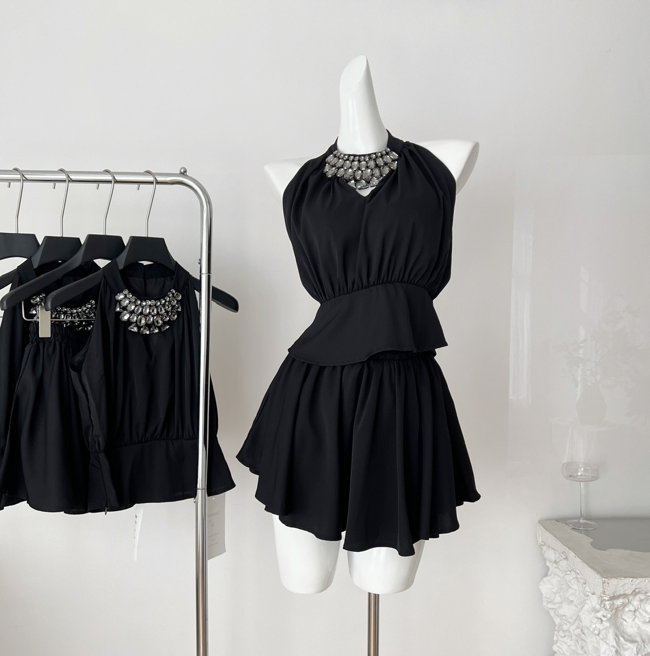 【急速出荷】夢回古早見透かしスリム首掛けハイウエストファッションスーツ