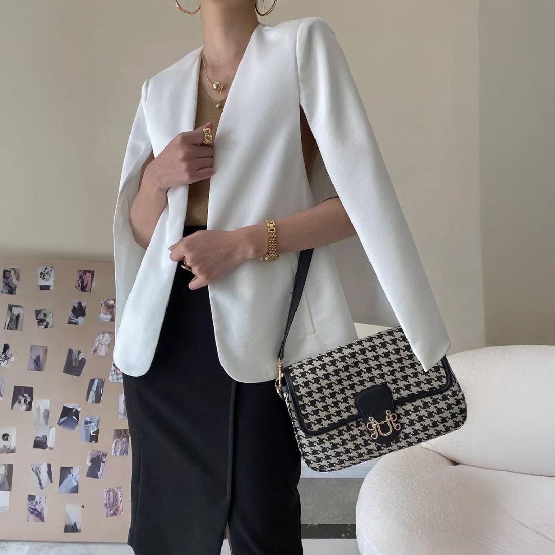 レディース アウター 上着 ケープジャケット 羽織 ストレート フェミニン ポケット 前開き かわいい 大人可愛い きれいめ シンプル 上品 おしゃれ こなれ感 クール モード系 エレガント 主役級