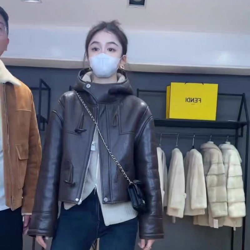 秋冬ニッチでユニークでシックなトップスフレンチスタイルレディデザイン韓国風フード付きレザージャケットショートコートレディース