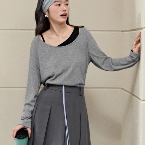 2点セット アンサンブル カットソー 長袖 ラウンドネック プルオーバー ミディアム丈 ワンショルダー風キャミソール かわいい 大人可愛い きれいめ シンプル 上品 おしゃれ かっこいい カジュアル