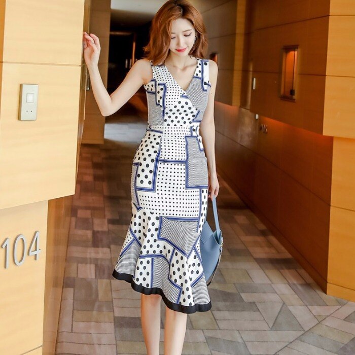 ワンピース ノースリーブ 春夏 かわいい タイトワンピース 膝丈 ひざ丈 膝下 ミモレ ミモレ丈 ロング ロング丈 7分丈 ミディアム丈 ミドル丈 レギュラー丈 Vネック 襟なし スリム タイト 細身 5,933円