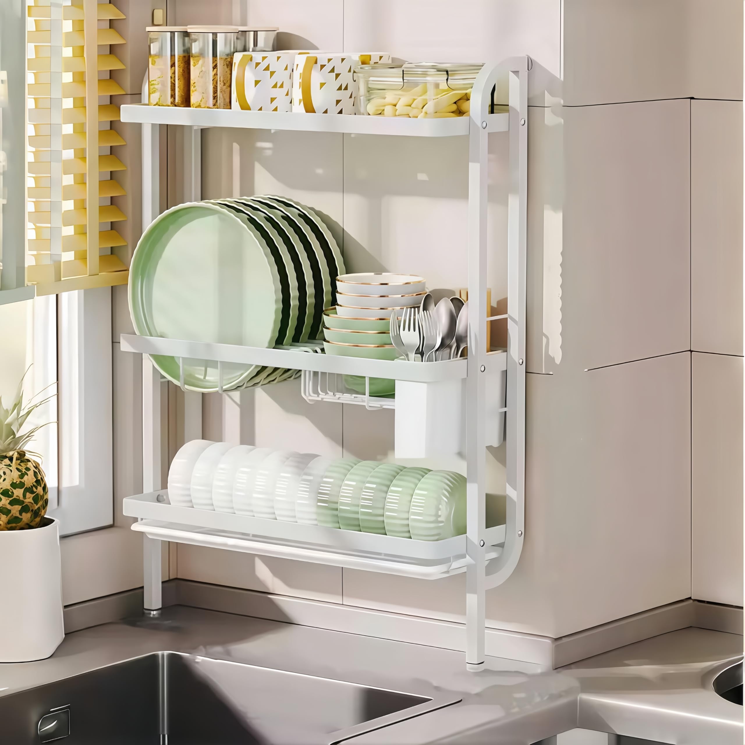 水切りラック 水切りカゴ キッチンラック 洗い物ラック ステンレス製 壁掛け式 吸盤固定 まな板収納 組み立て簡単 食器乾燥 錆びない 大容量 多機能収納 三層 箸桶 ホワイト