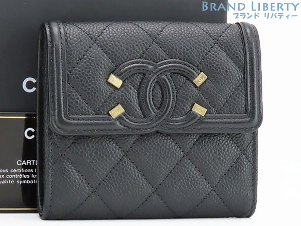 未使用シャネルCCフィリグリースモールフラップウォレットキャビアスキン三つ折り財布A81940 98,863円