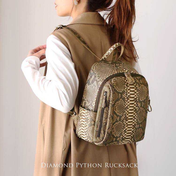 ダイヤモンドパイソン 本革 リュック レディース 軽い おしゃれ 小さめ 軽量 軽いかばん リュックサック 蛇革 パイソン 鞄 レザー 蛇柄 アンティークベージュ アンティークレッド 大人 女性 上品