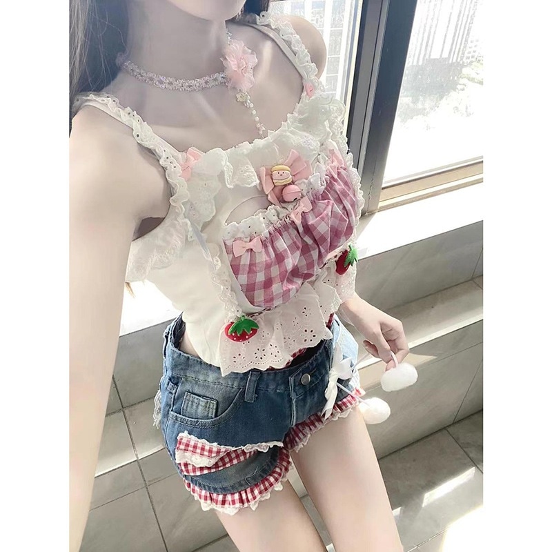 キュートでユニークなデザインのレディース夏用ツーピースセット：レーストリムの蝶結びキャミソールトップとデニムショーツ