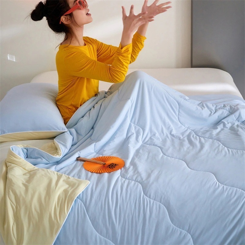 涼しい用キルトエアコンキルトアイスシルク用キルト薄手キルトシングル用通気性洗濯機洗い可能キルトコア