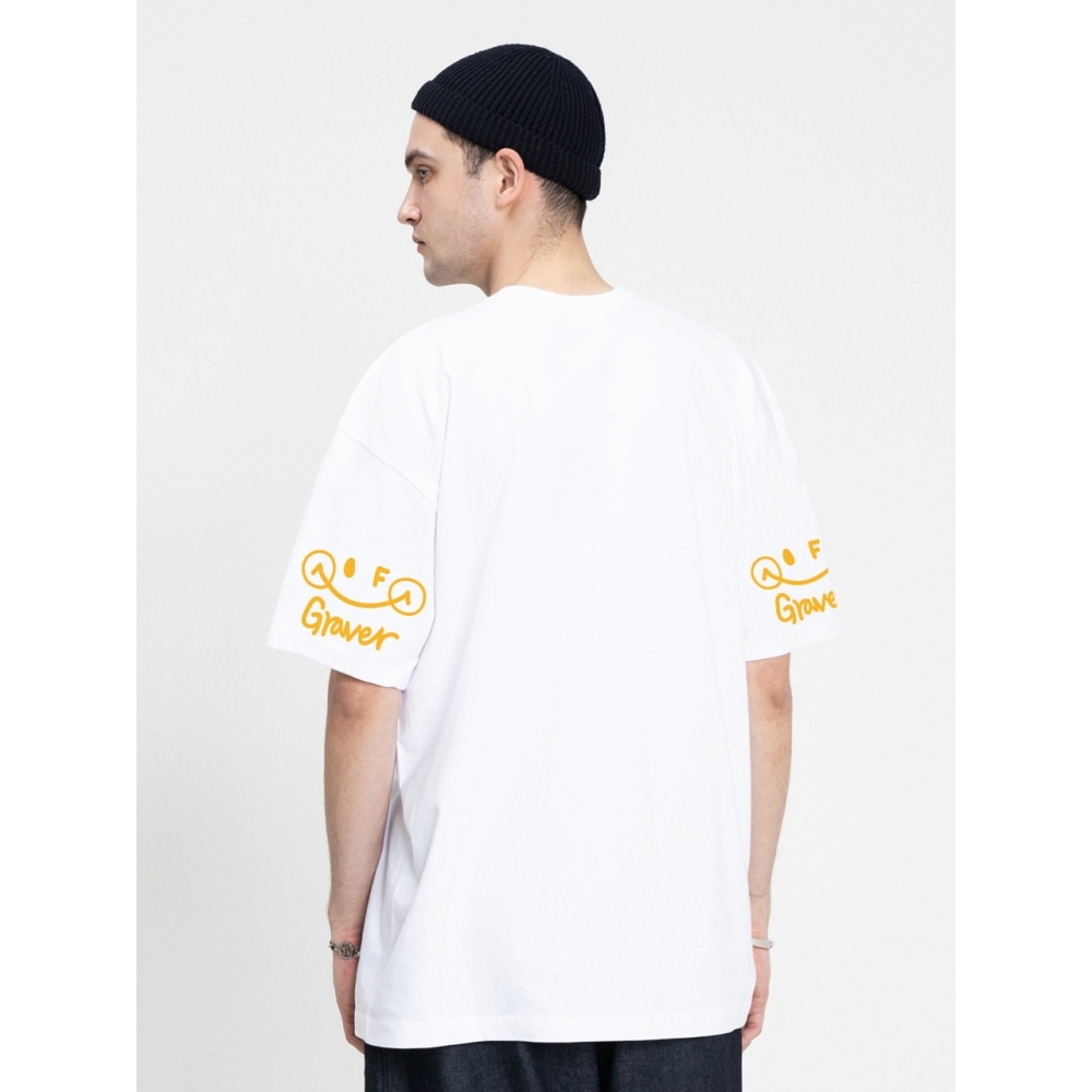 GRAVER エルボーディンプルロゴスマイルショートスリーブ T シャツホワイト