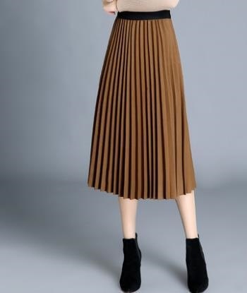 3085.オフィスカジュアルに プリーツロングスカート（春秋キャメル）