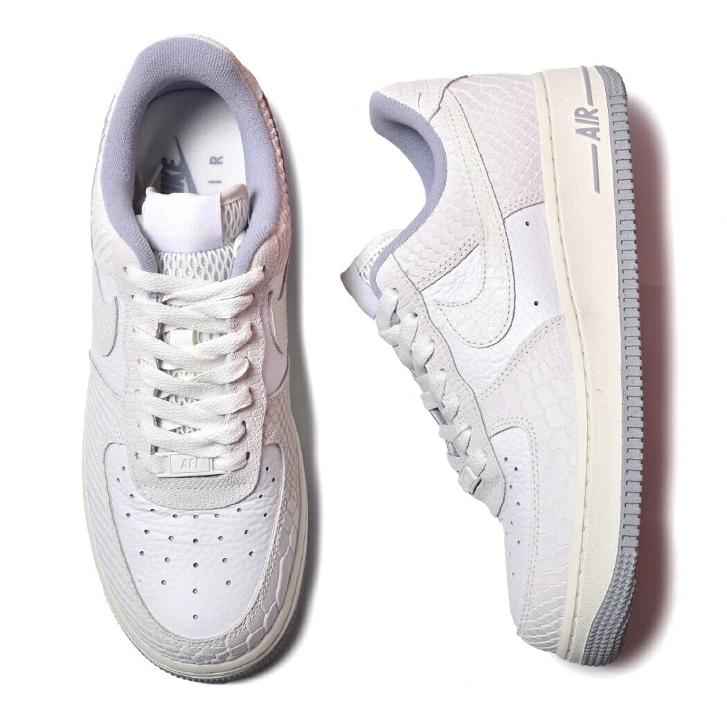 海外限定 NIKE WMNS AIR FORCE 1 07 