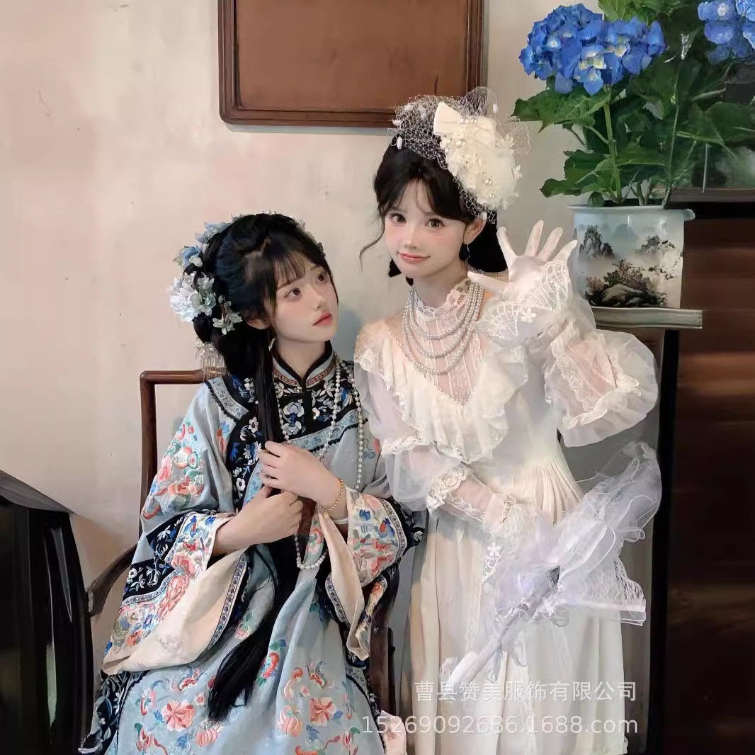 写真スタジオの新しいスタイルの清漢の女の子と海外の若い女性の親友の芸術的な写真撮影衣装スーパーフェアリーレトロドレス