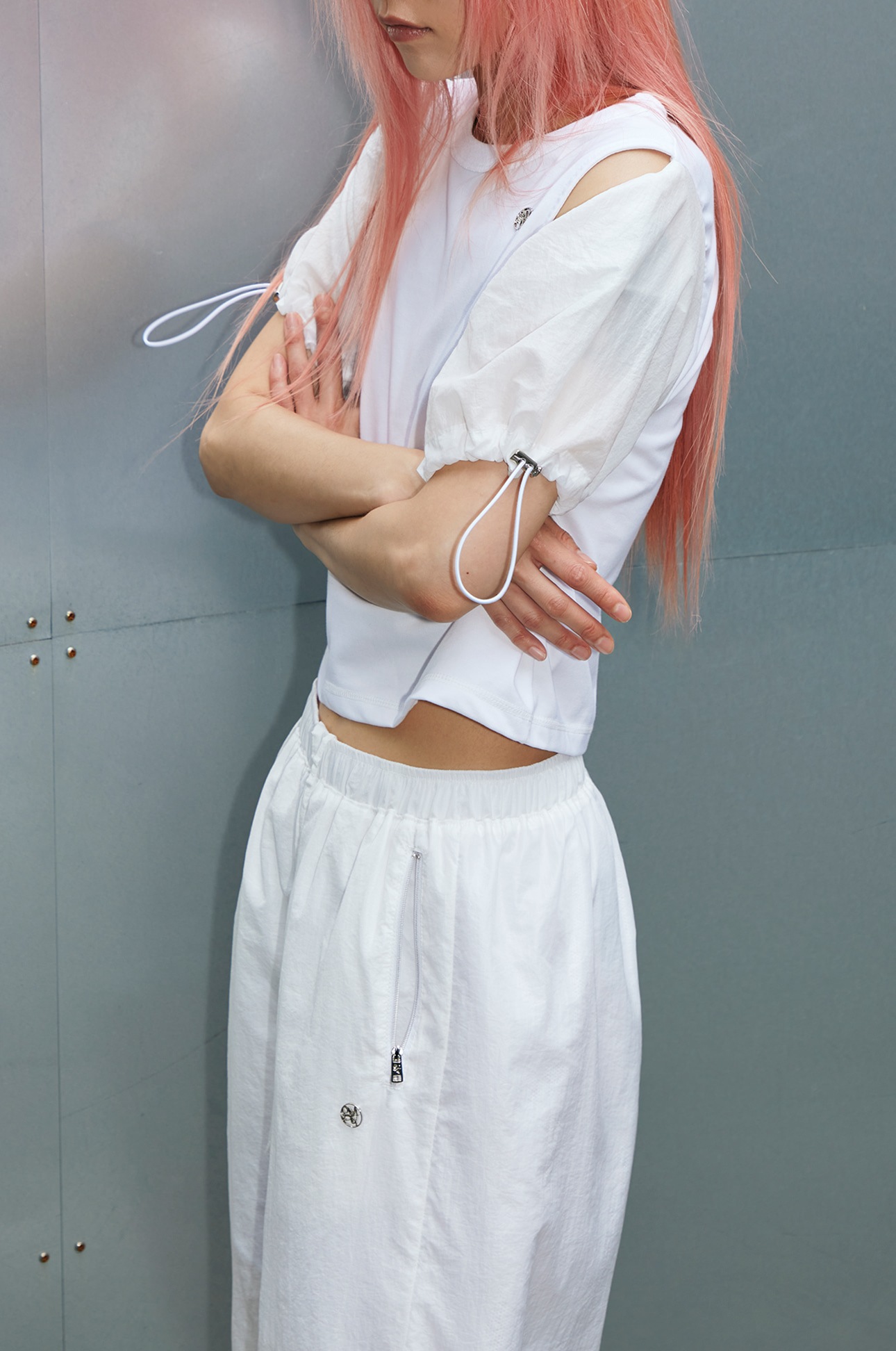 【GIMMETHEYOUNG】 NYLON SLEEVE SLIT T-SHIRT : WHITE