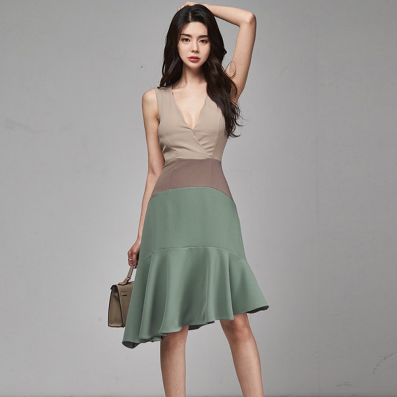 ワンピース レディース フレアワンピース ミニ丈 膝丈 袖なし タンクトップ Vネック 襟なし