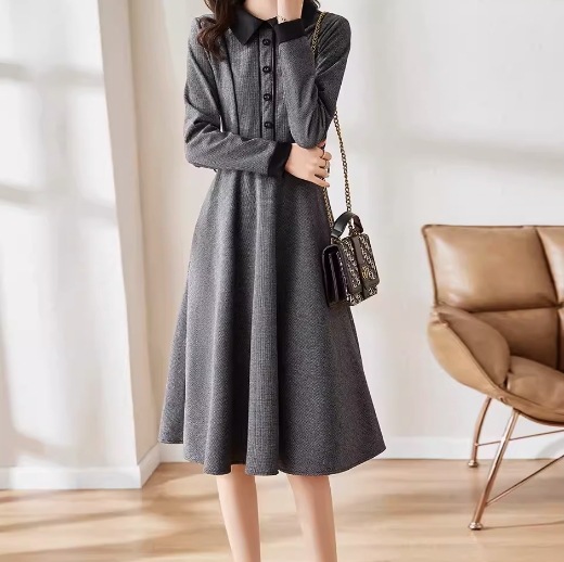 ワンピース フレア 膝丈 ロング 長袖 かわいい 大人可愛い きれいめ シンプル 上品 おしゃれ かっこいい レトロ こなれ感 ラフ ガーリー ルーズ 個性的 クール モード系 エレガント 主役級