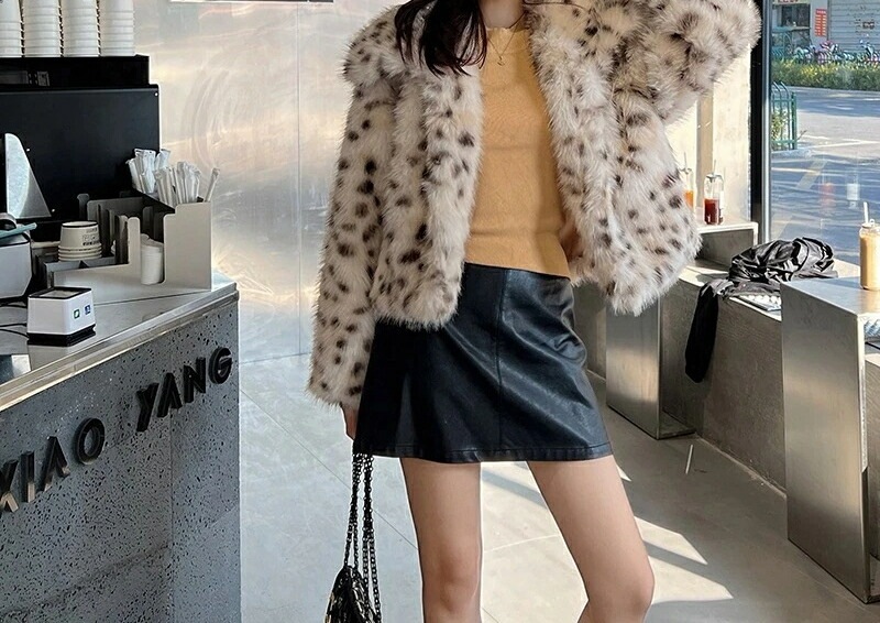 アウターおしゃれ 気質 高級感 スクエアネック 豹柄 ジャケット 厚手 裏起毛 トップス アウター ジャケット ショット丈 ファッション 防寒カジュアアウター