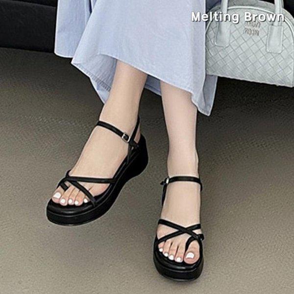 女性夏のストラップバカンスサンダル MR83