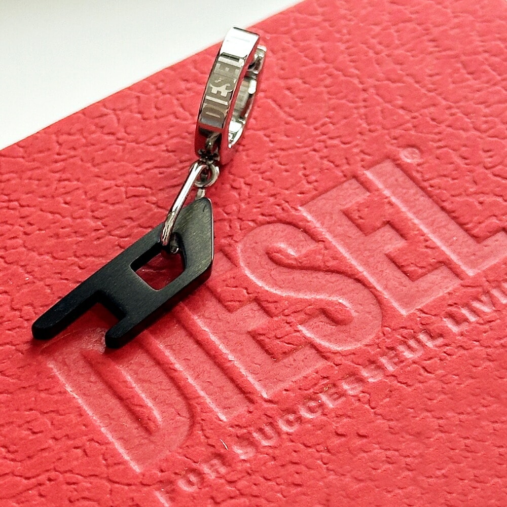 ディーゼル 片耳ピアス ピアス メンズ レディース ブランド フープピアス ステンレス シルバー ブラック シングルピアス ユニセックス おしゃれ 誕生日プレゼント 彼氏 彼女 結婚式 結婚記念日 プ 6,776円