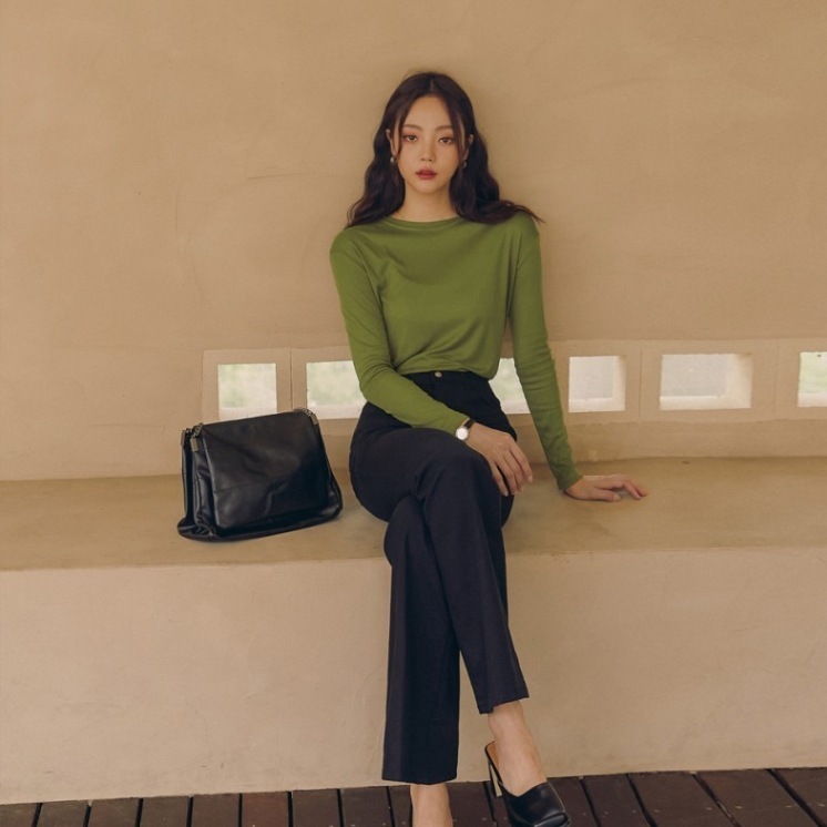 カジュアルロンＴ カラバリエーション豊富 5色展開 トップス Tシャツ トップス 袖あり 長袖 Uネック ラウンドネック スリム ストレート Iライン スマート かわいい 大人可愛い きれいめ