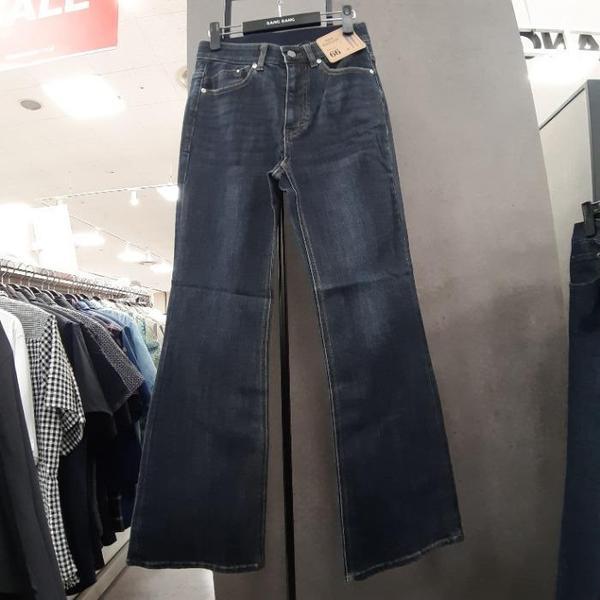 HC09 女性 FW セミワイド ニューブーツカット ジーンズ 太ももに余裕のある秋のブーツカット (S40813944)