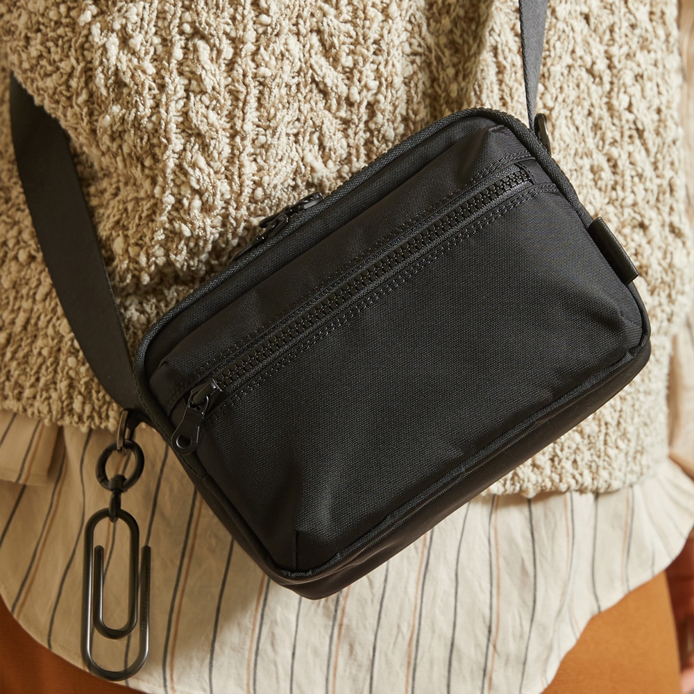 No.27 RB ボディバッグ　ミニバッグ　スリングバッグRobic Air メンズバッグ　男女兼用 Black